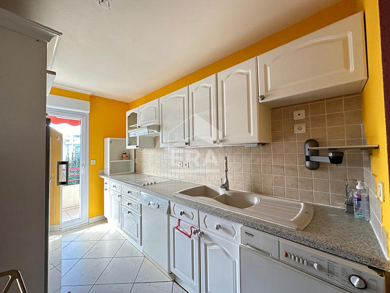 Appartement - 80 m² - 3 pièces