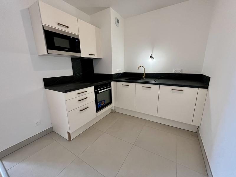 Appartement - 90 m² - 4 pièces