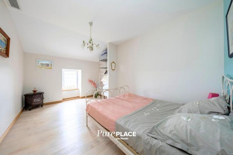 Maison - 334 m² - 8 pièces