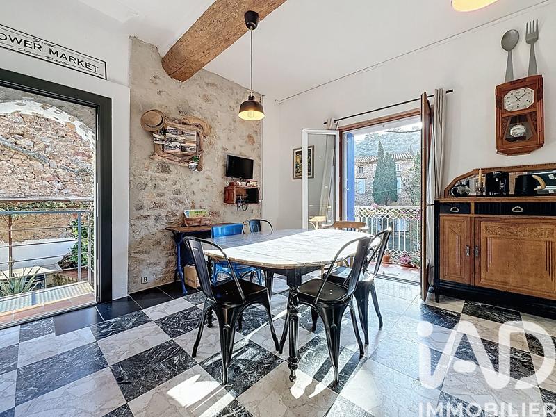 Maison - 225 m² - 9 pièces