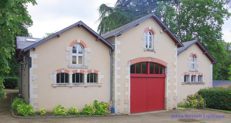 Château - 1 098 m² - 22 pièces