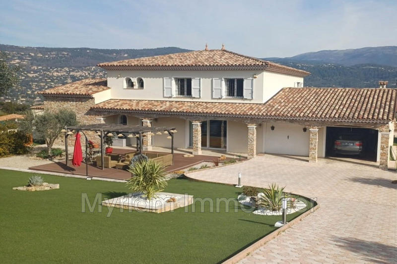 Maison - 251 m² - 6 pièces