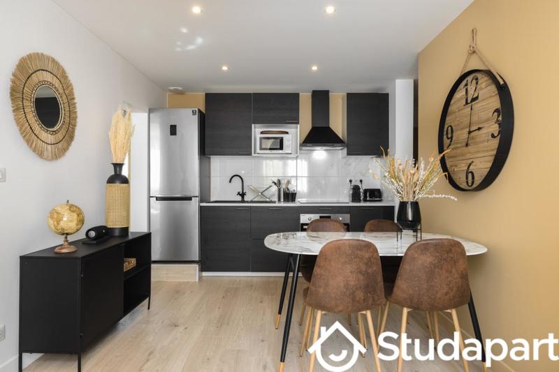 Chambre - 11 m² - 1 pièce