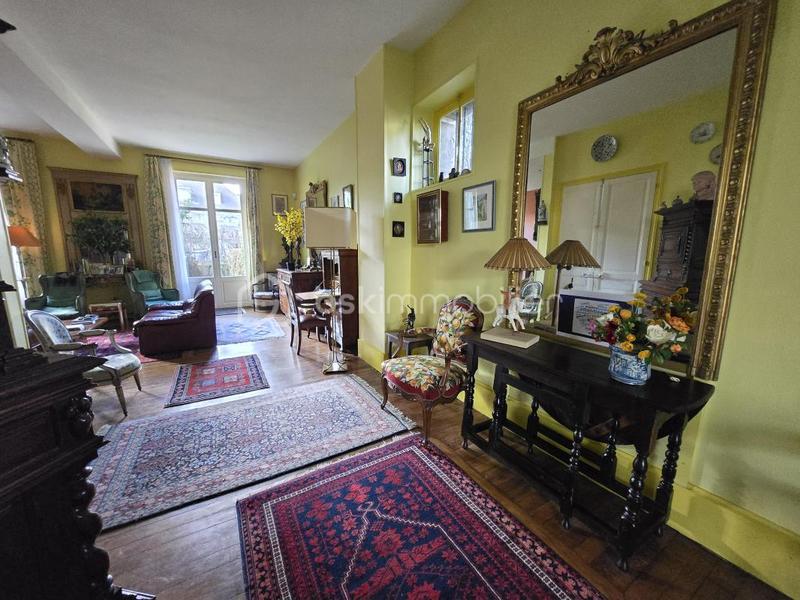 Maison de ville - 284 m² - 11 pièces