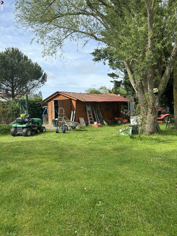 Propriété - 240 m² - 11 pièces