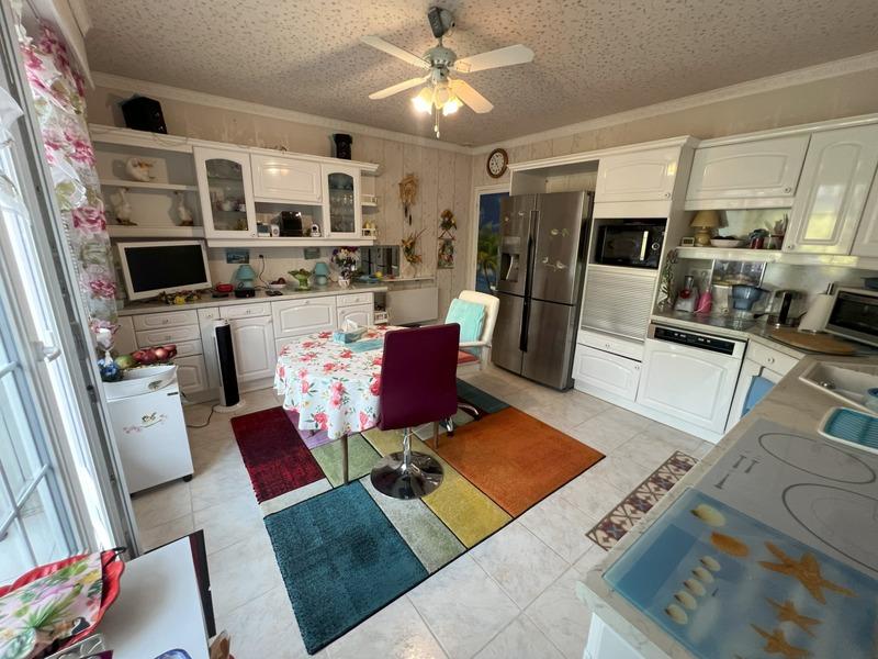 Maison - 266 m² - 8 pièces