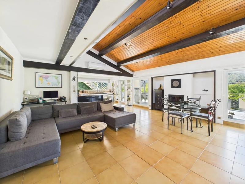 Propriété - 288 m² - 12 pièces