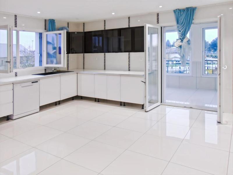 Maison - 145 m² - 9 pièces