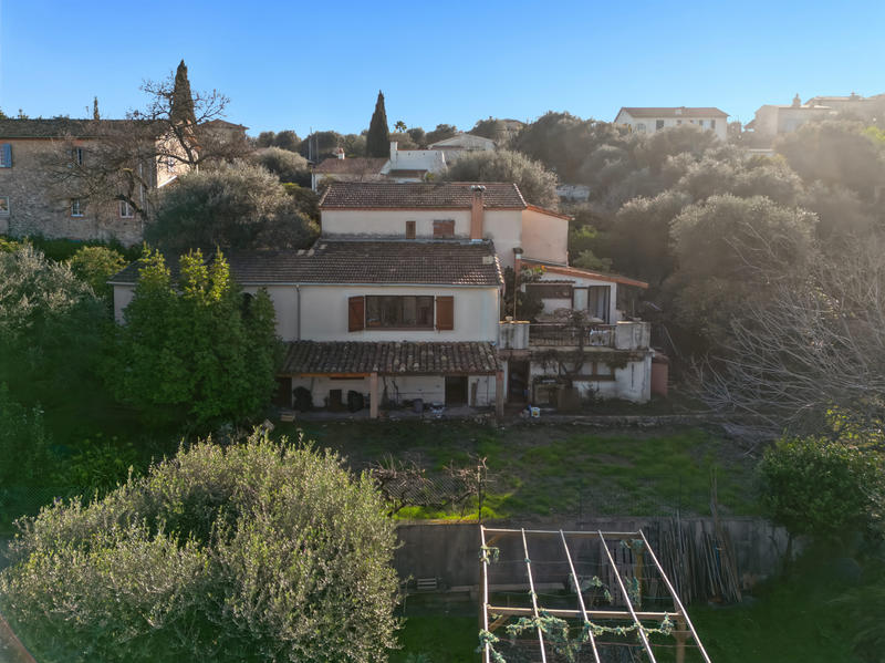 Maison - 225 m² - 9 pièces