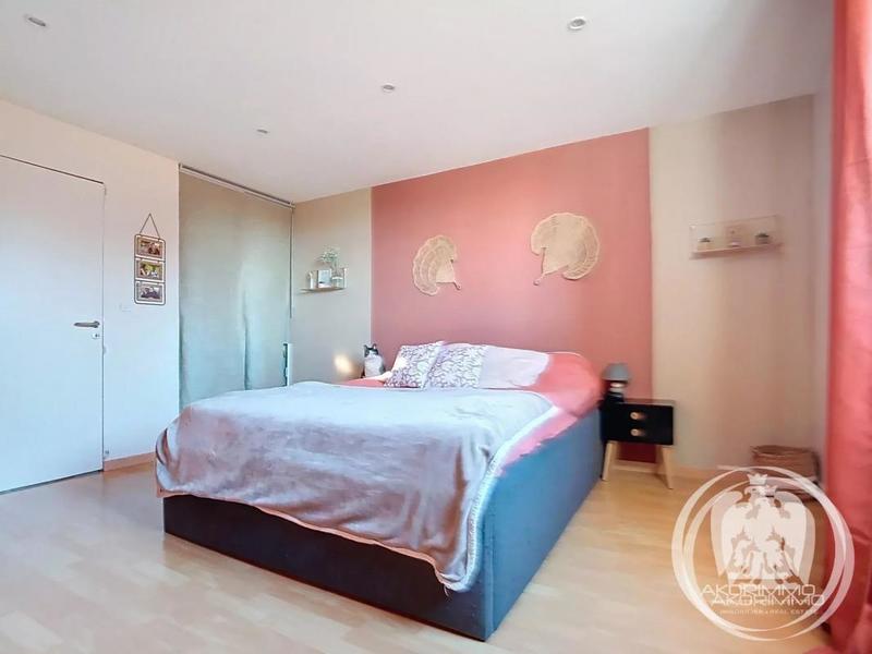 Maison - 198 m² - 8 pièces