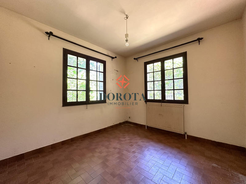 Maison - 182 m² - 9 pièces