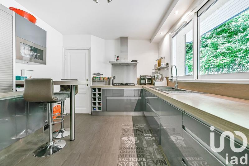 Maison - 190 m² - 8 pièces