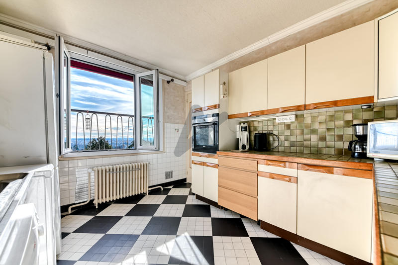 Maison - 320 m² - 7 pièces