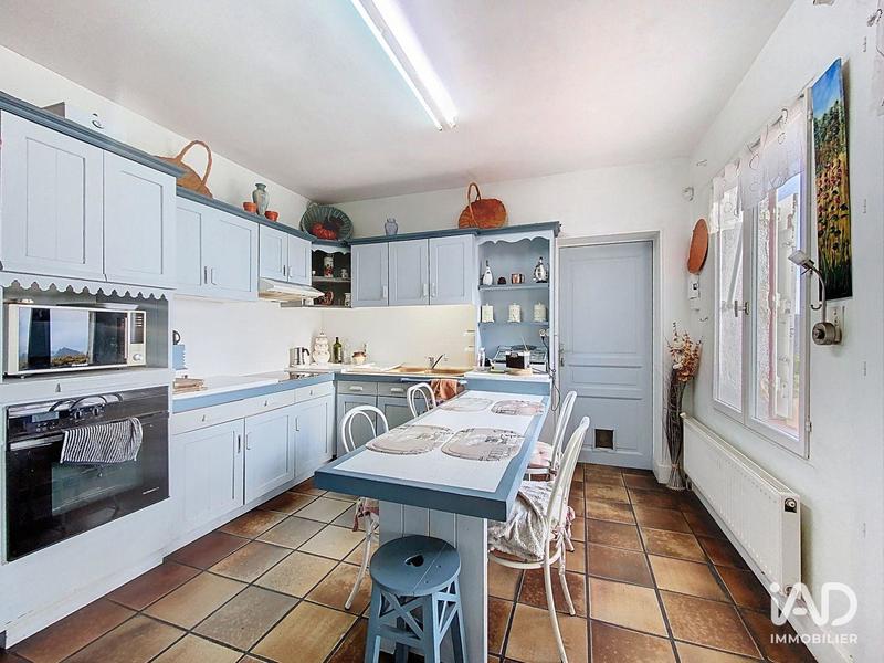 Maison - 330 m² - 8 pièces