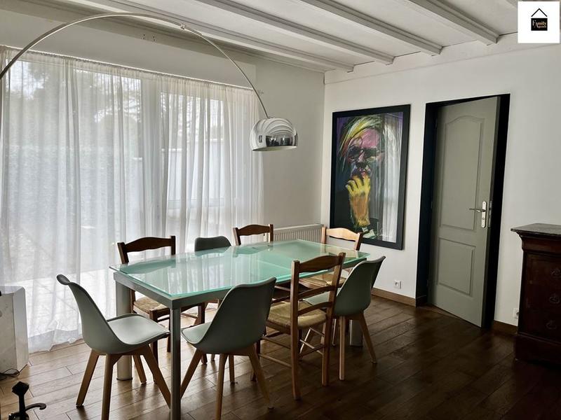 Maison - 205 m² - 7 pièces