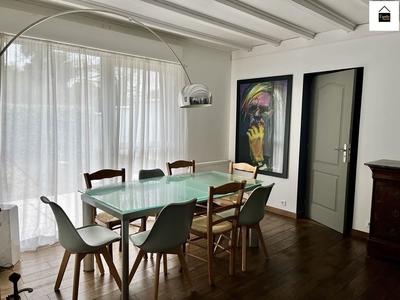 Maison - 205 m² - 7 pièces