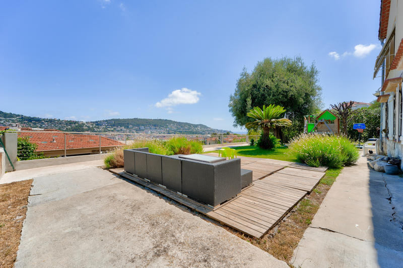 Maison - 170 m² - 7 pièces