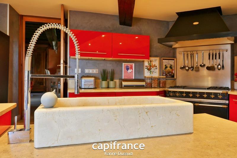 Maison - 220 m² - 7 pièces