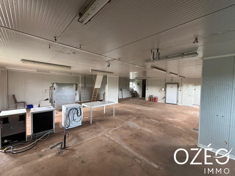Local d'activités - 165 m²