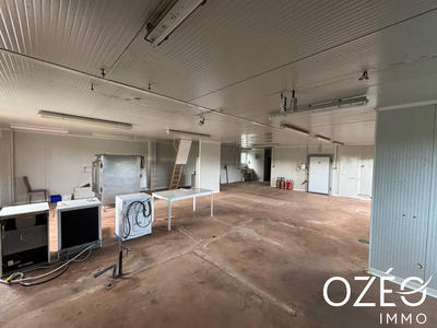 Local d'activités - 165 m²