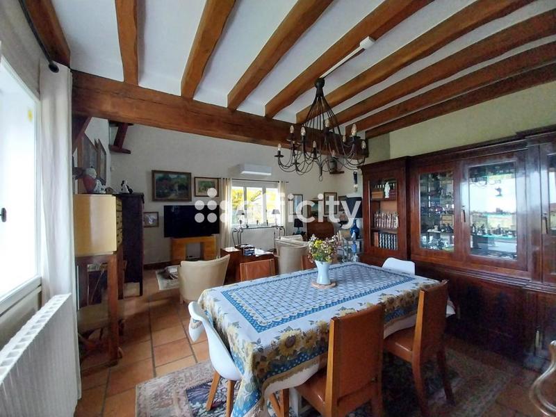 Maison - 210 m² - 7 pièces