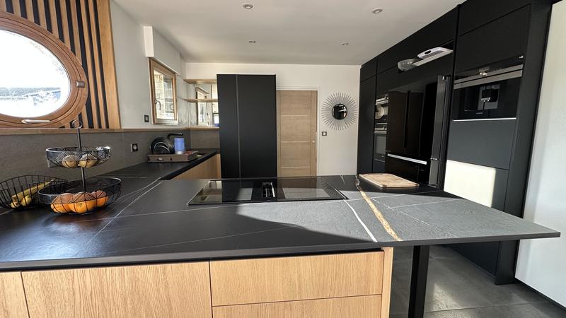 Maison - 270 m² - 10 pièces