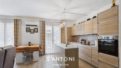 Appartement - 93 m² - 4 pièces