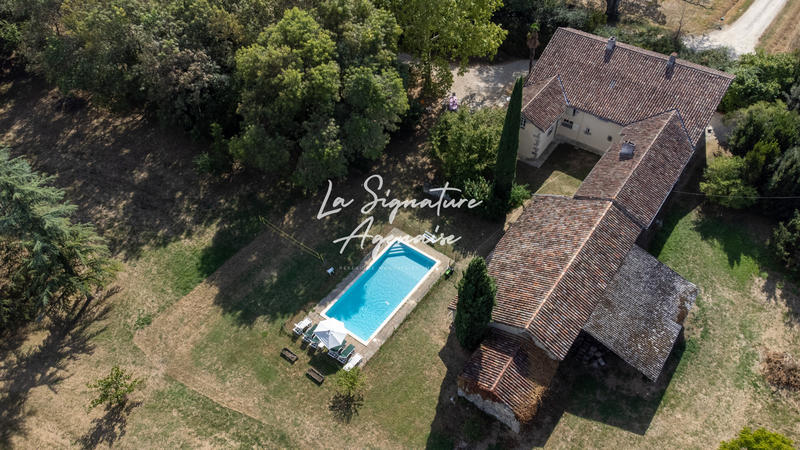 Propriété - 297 m² - 10 pièces