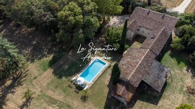 Propriété - 297 m² - 10 pièces