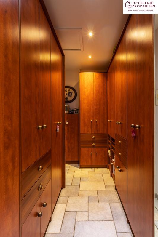 Propriété - 320 m² - 7 pièces