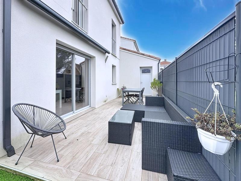 Maison - 90 m² - 4 pièces