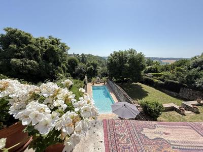 Maison de village - 430 m² - 12 pièces