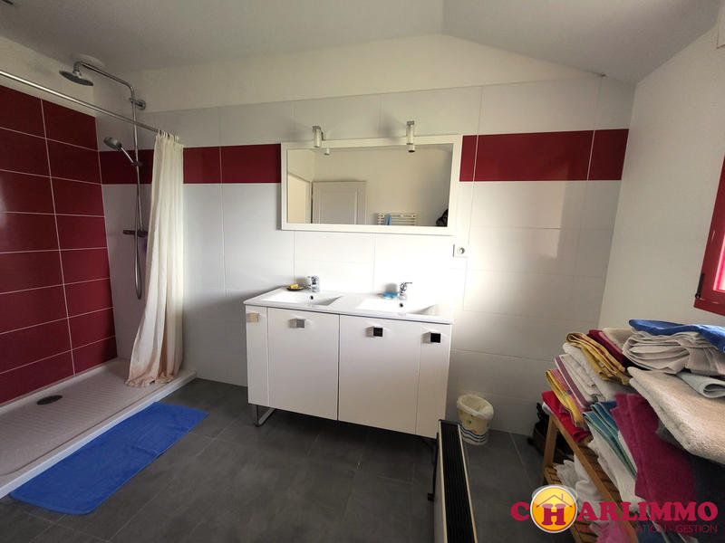 Maison - 262 m² - 7 pièces