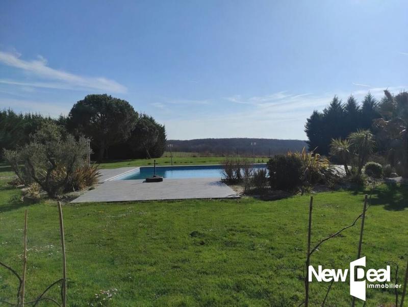 Villa - 220 m² - 7 pièces