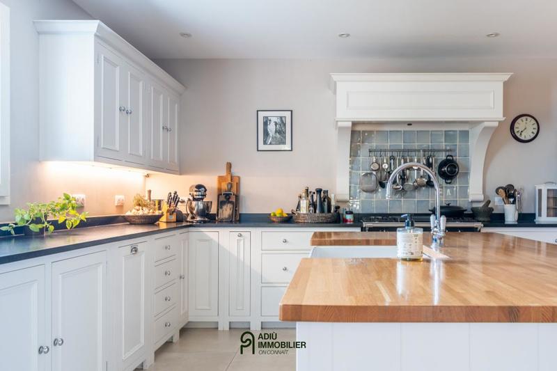 Villa - 417 m² - 11 pièces