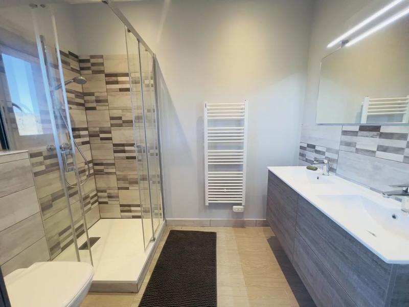 Maison - 281 m² - 12 pièces