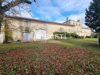 Maison - 350 m² - 15 pièces