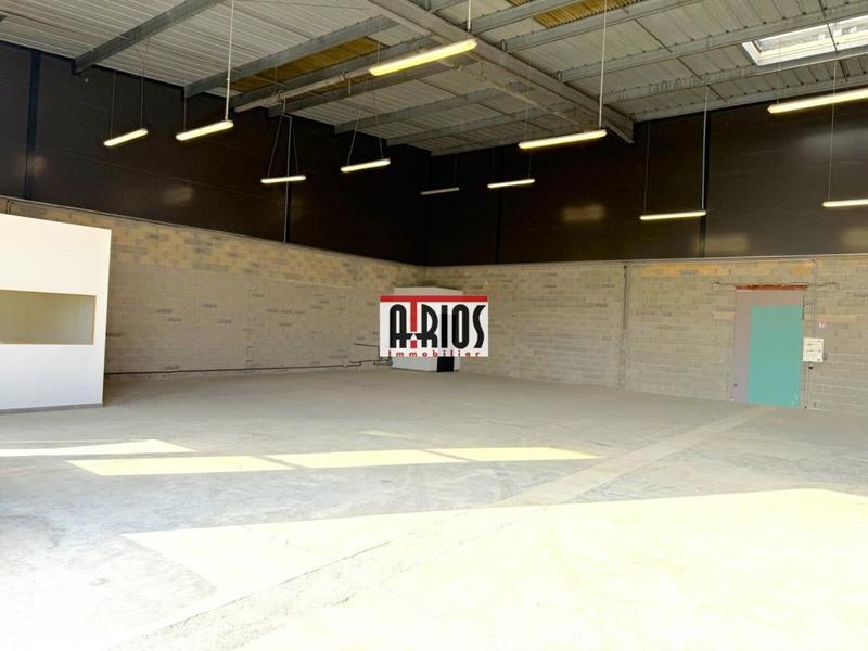 Entrepôt - 420 m²