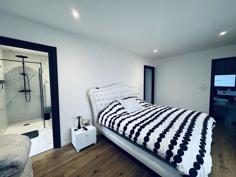 Villa - 180 m² - 8 pièces