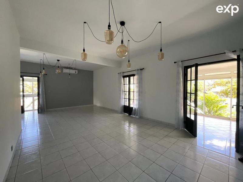 Maison - 310 m² - 8 pièces