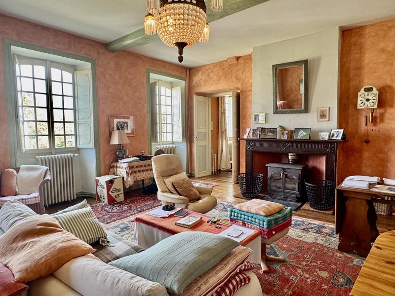 Maison - 408 m² - 7 pièces