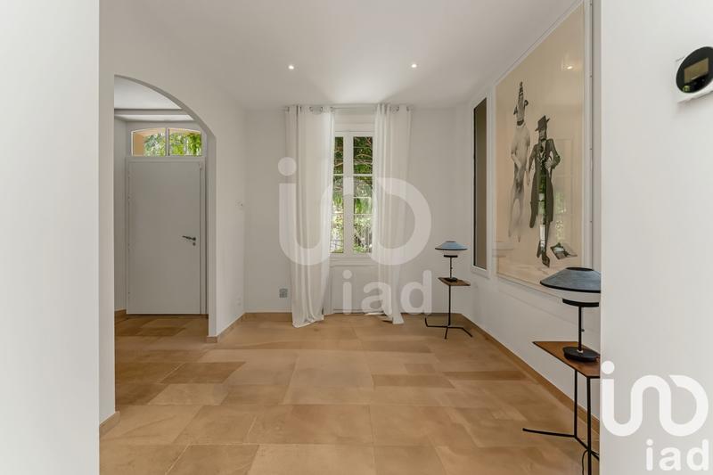 Maison - 233 m² - 8 pièces