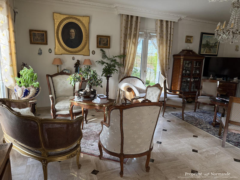 Villa - 190 m² - 6 pièces