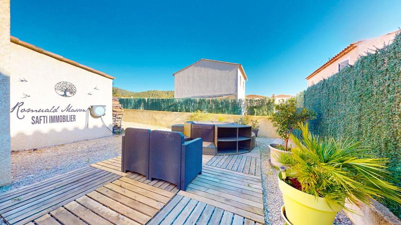 Maison - 90 m² - 4 pièces