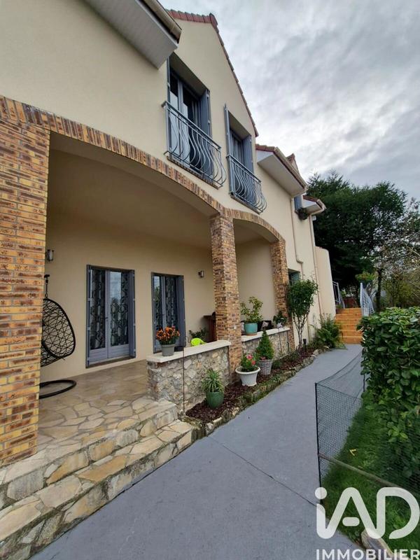 Maison - 175 m² - 8 pièces