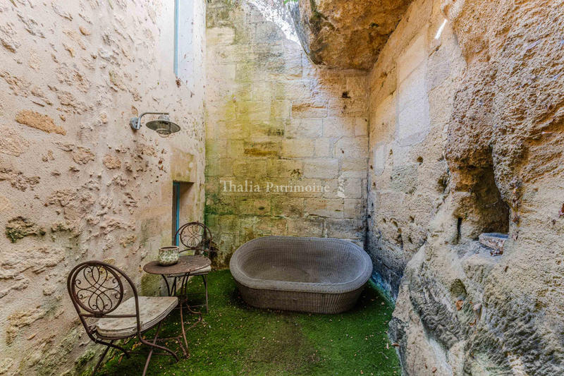 Maison - 318 m² - 9 pièces