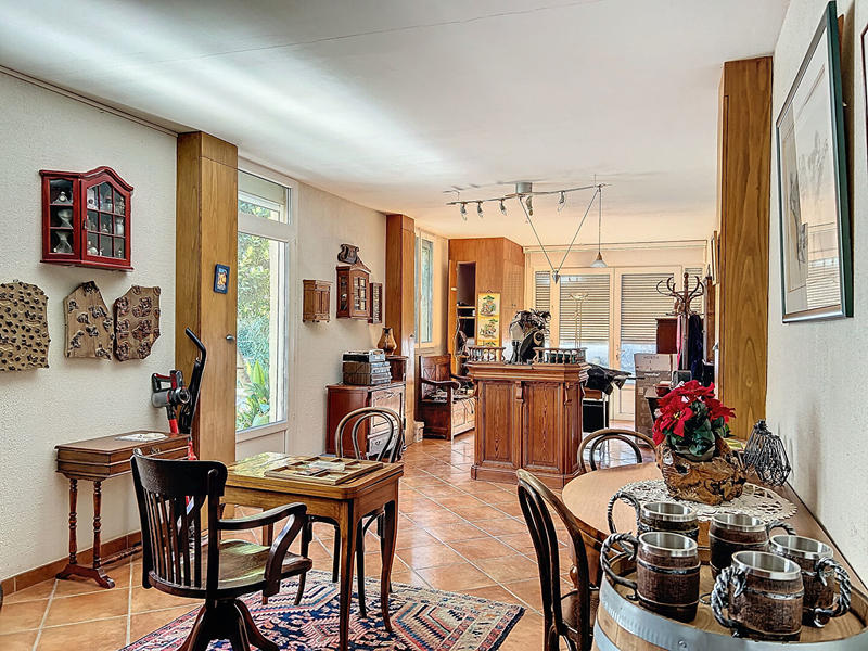 Maison - 394 m² - 6 pièces