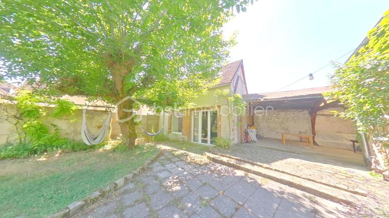 Propriété - 154 m² - 6 pièces