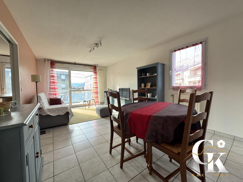 Appartement - 83 m² - 4 pièces