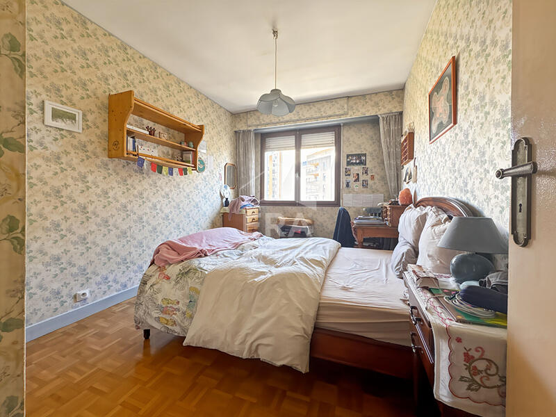 Appartement - 82 m² - 4 pièces